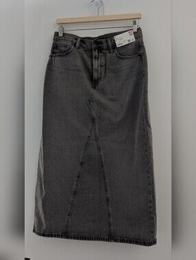 Uniqlo Gray Denim Skirt